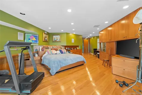 2829 Frankel Boulevard Merrick NY 11566