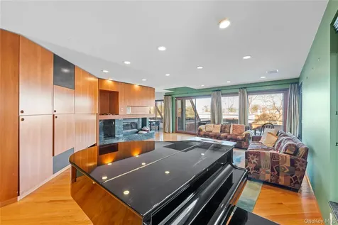 2829 Frankel Boulevard Merrick NY 11566