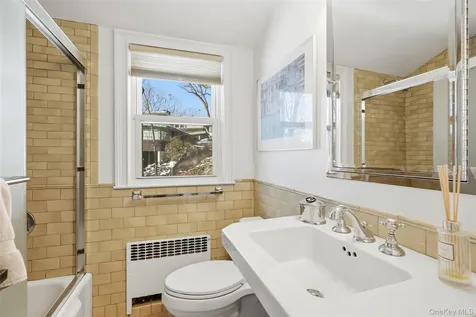 2 Village Lane Bronxville NY 10708