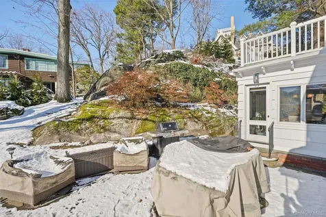 2 Village Lane Bronxville NY 10708