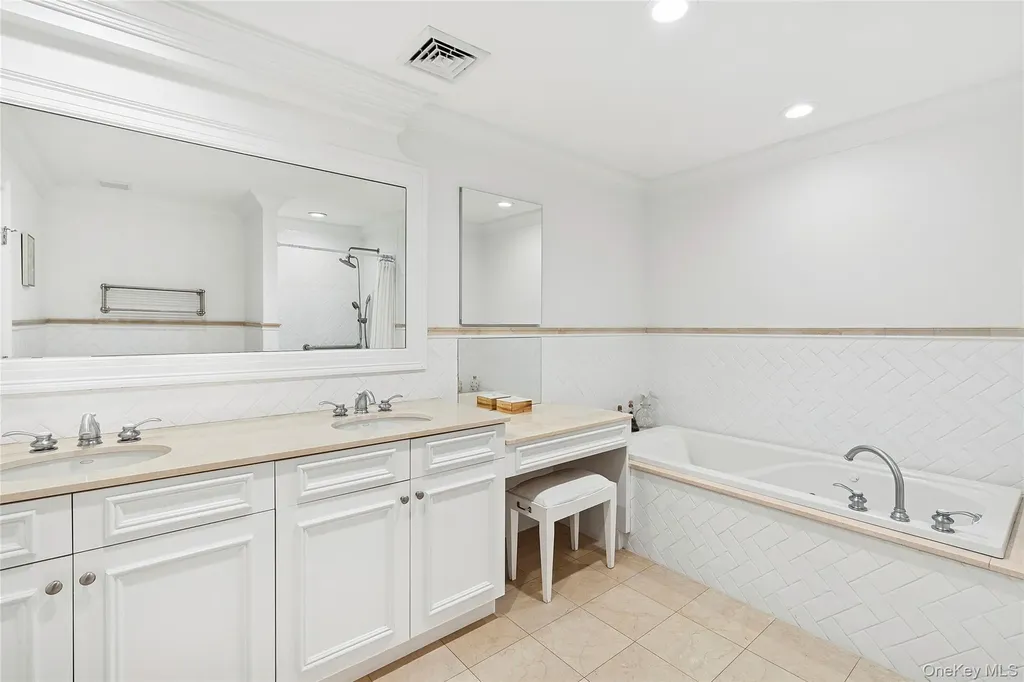 122 Beach Road Westhampton Beach NY 11978