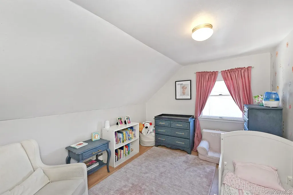 40 Knoll Lane Levittown NY 11756