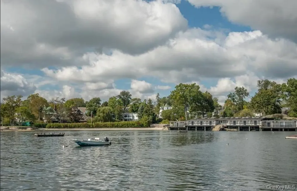 32 Harrison Drive Larchmont NY 10538