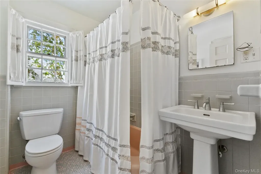 32 Harrison Drive Larchmont NY 10538