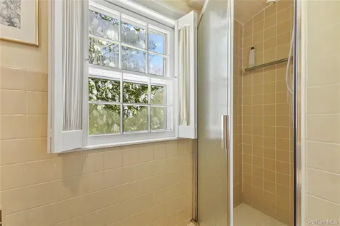 32 Harrison Drive Larchmont NY 10538