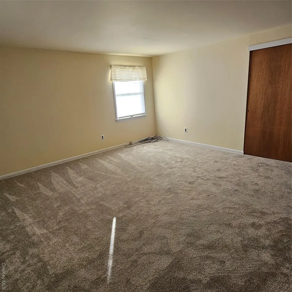 210 S 9th Street Lindenhurst NY 11757