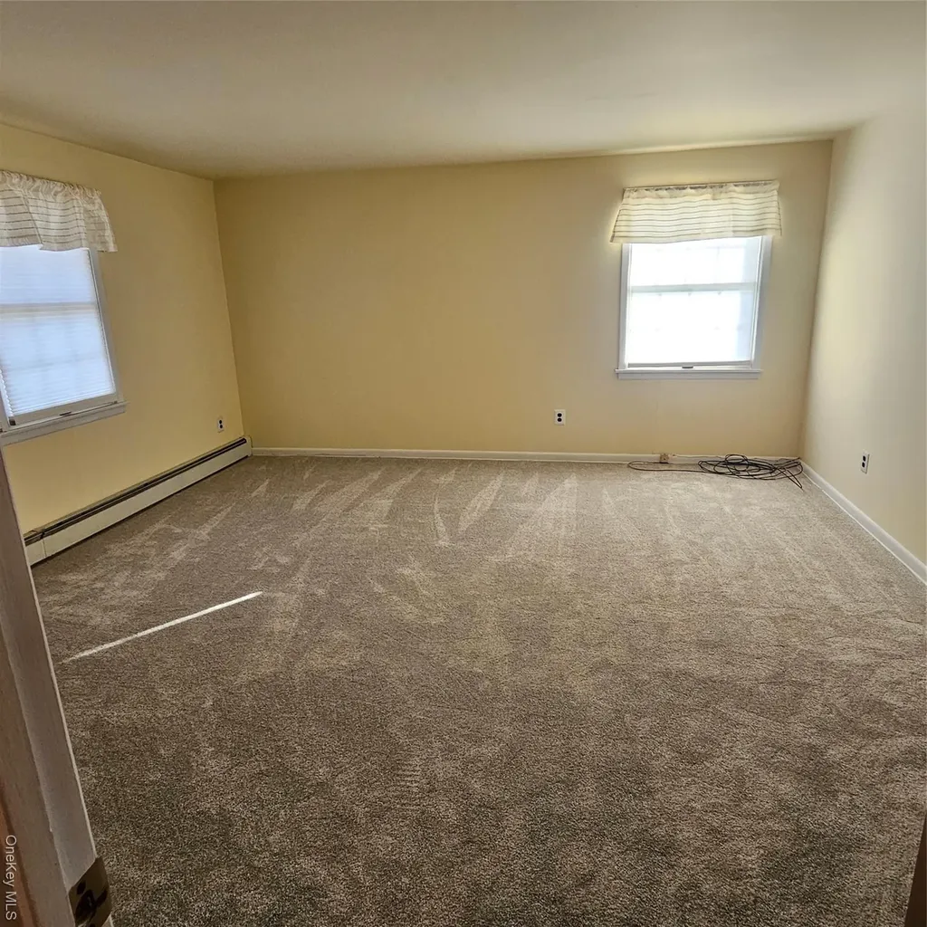210 S 9th Street Lindenhurst NY 11757