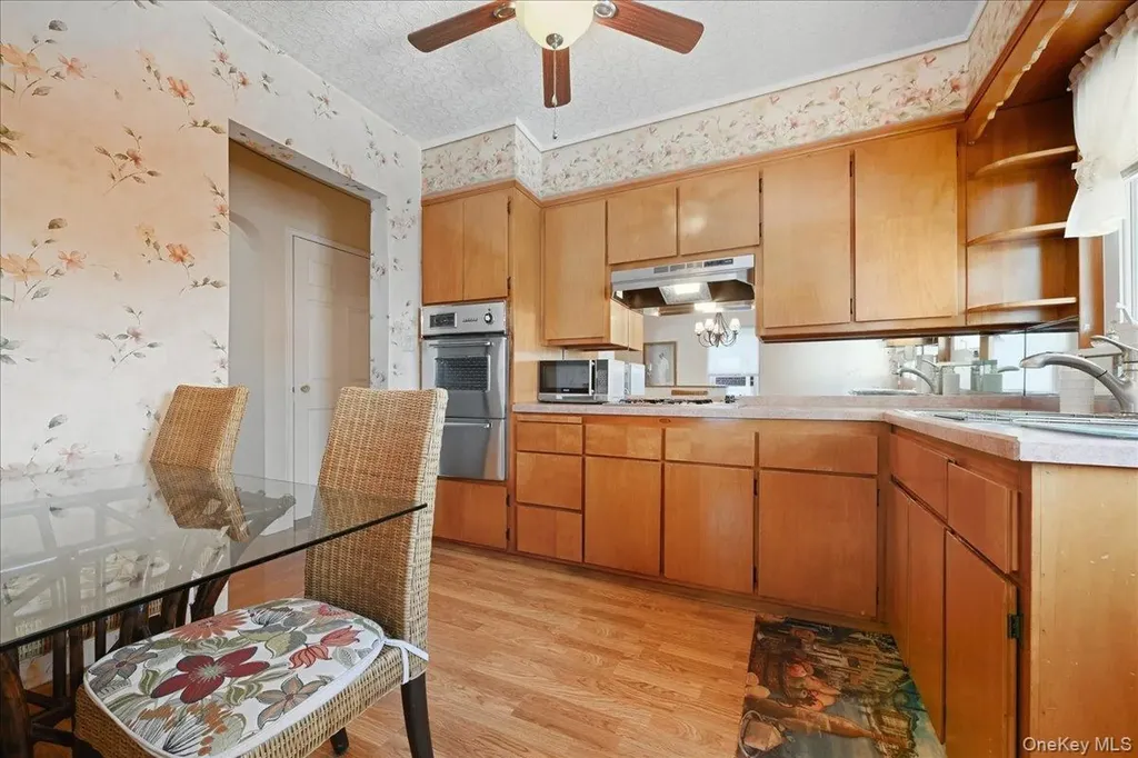 38 Irving Lane New Hyde Park NY 11040
