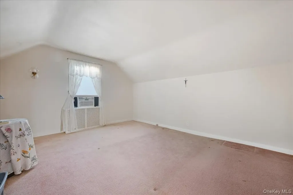38 Irving Lane New Hyde Park NY 11040