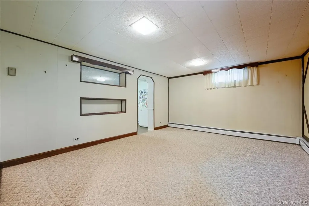 38 Irving Lane New Hyde Park NY 11040