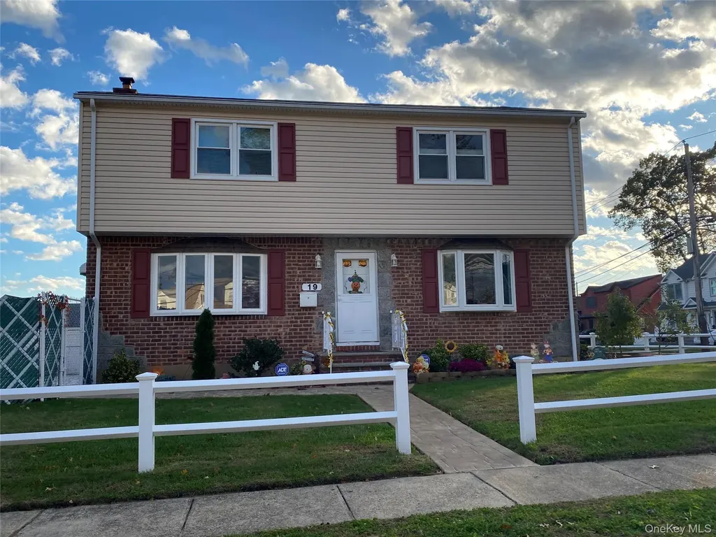 19 Sprague Drive Valley Stream NY 11580