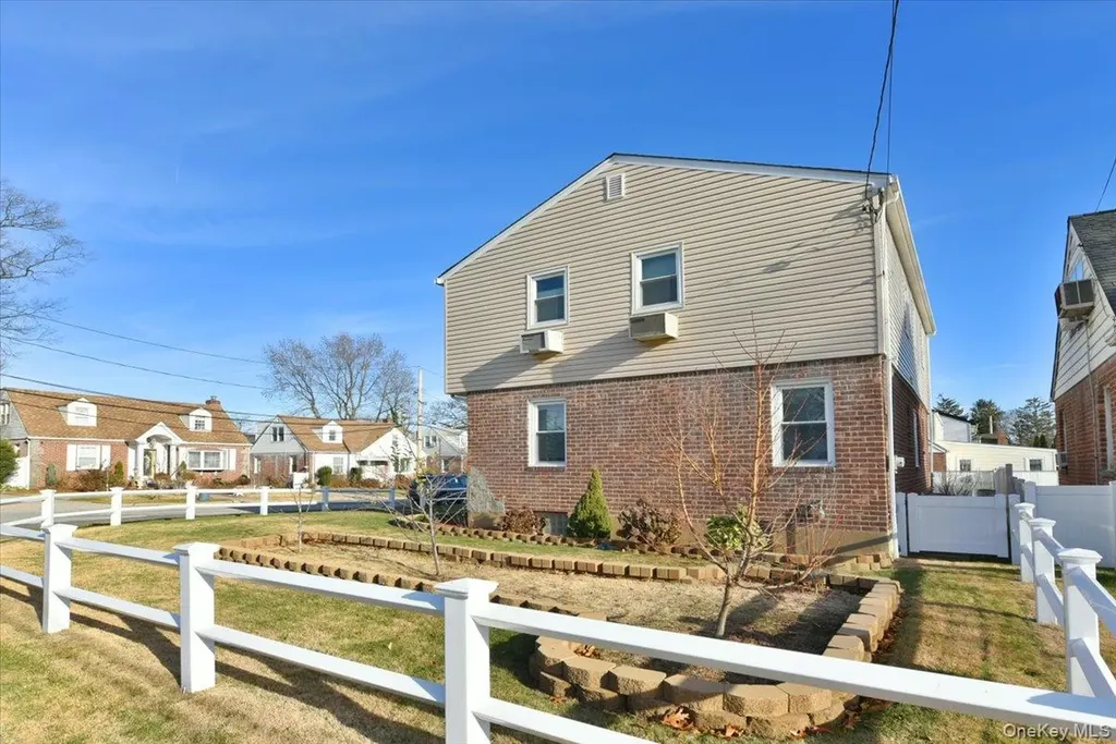 19 Sprague Drive Valley Stream NY 11580