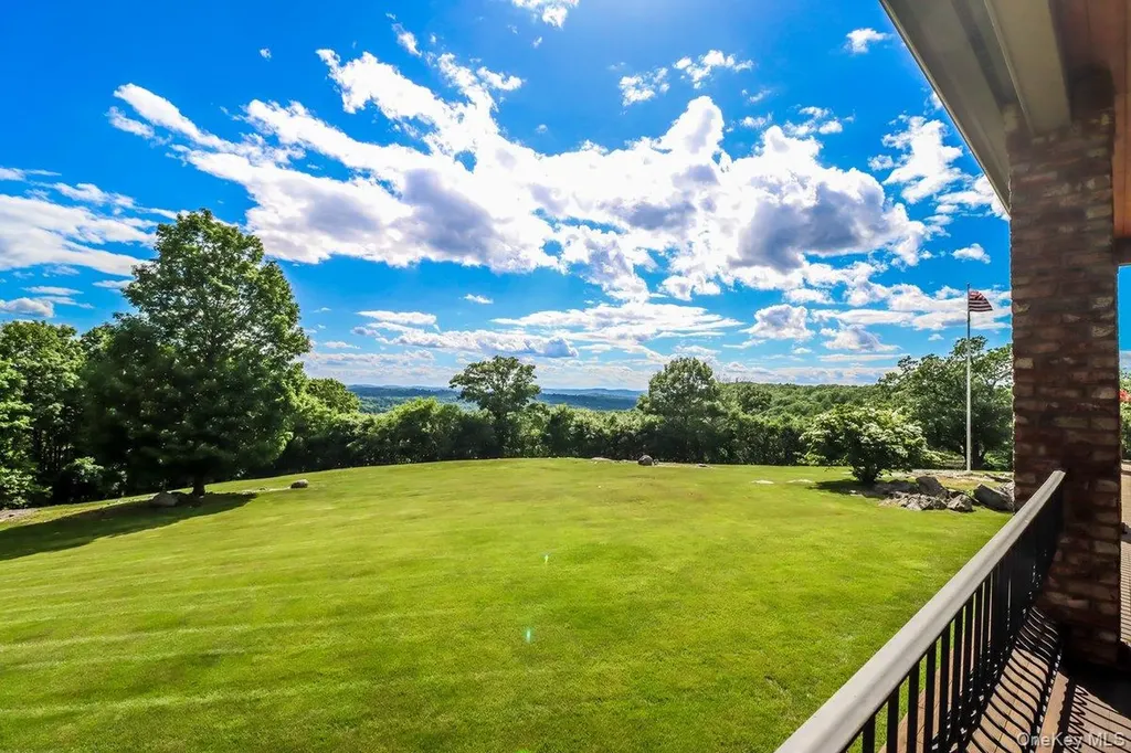 16 Reynwood Drive Brewster NY 10509