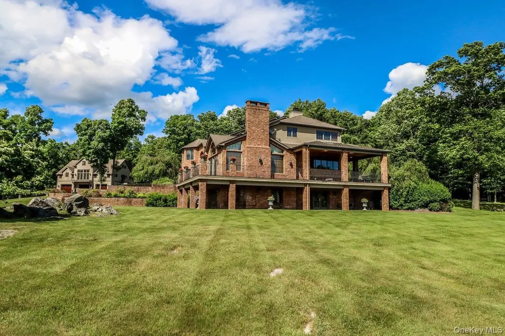16 Reynwood Drive Brewster NY 10509