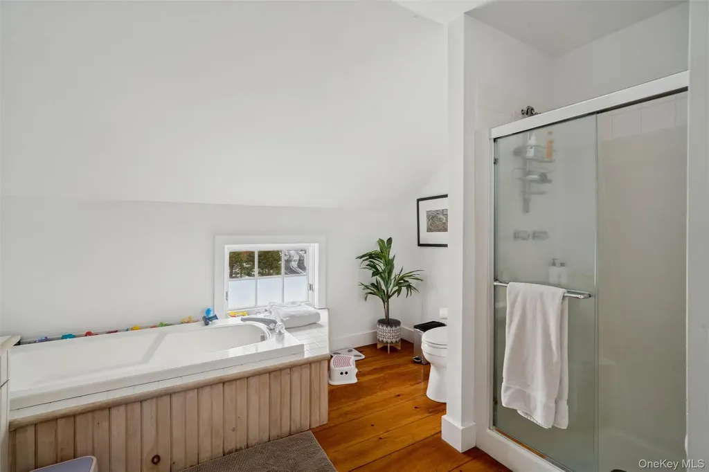 1008 Middle Line Highway Sag Harbor NY 11963