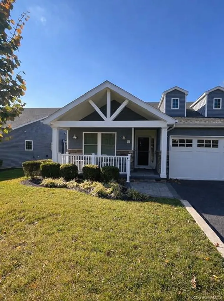 2 Spruce Place Bohemia NY 11716