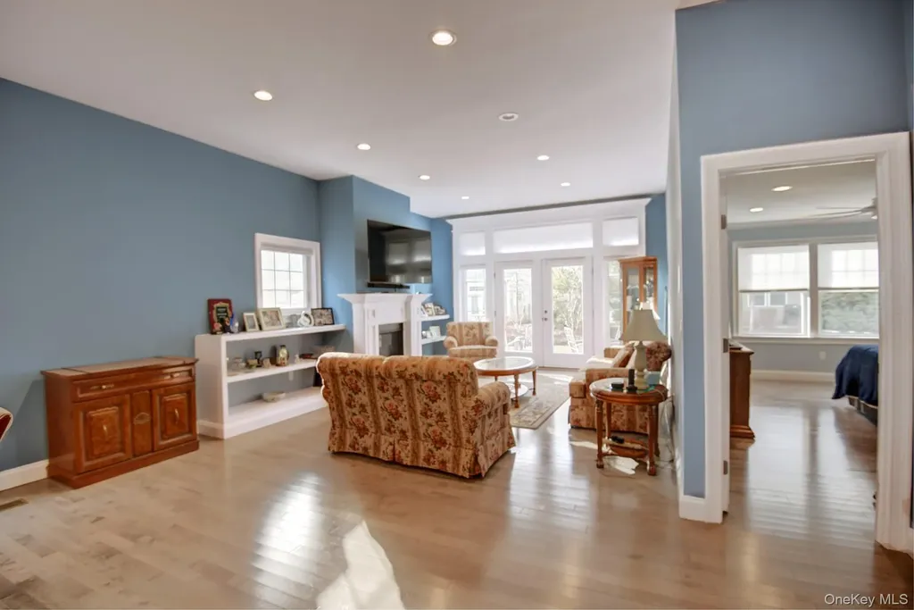2 Spruce Place Bohemia NY 11716