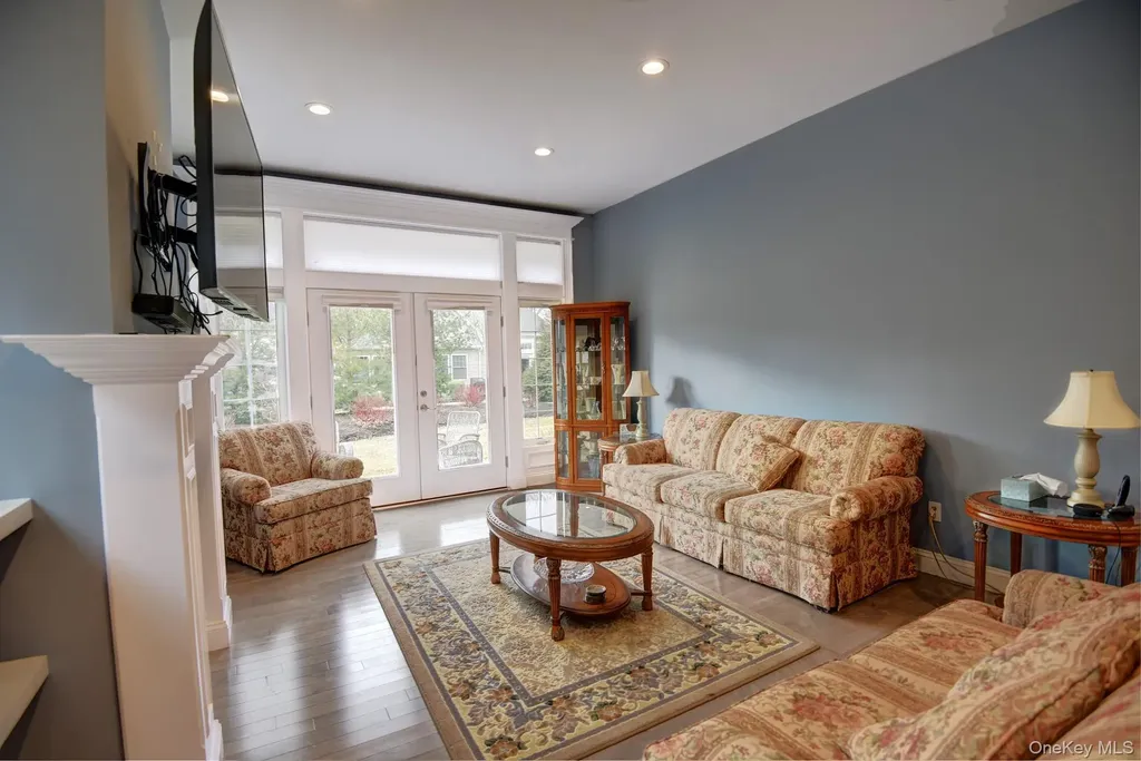 2 Spruce Place Bohemia NY 11716