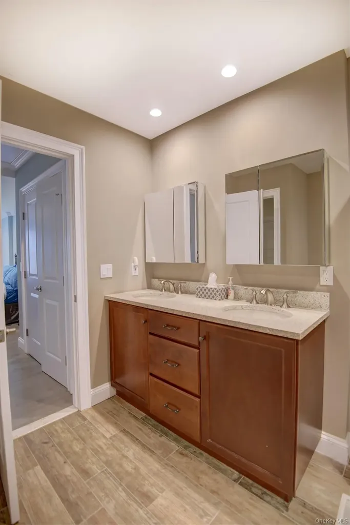2 Spruce Place Bohemia NY 11716