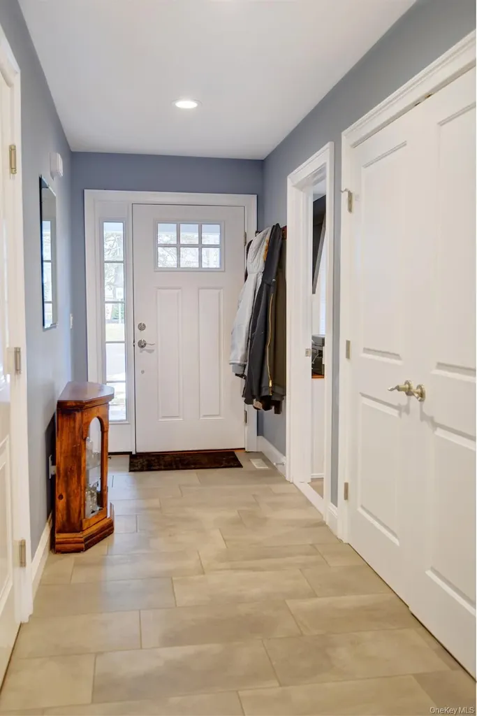 2 Spruce Place Bohemia NY 11716
