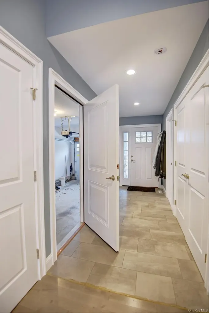 2 Spruce Place Bohemia NY 11716