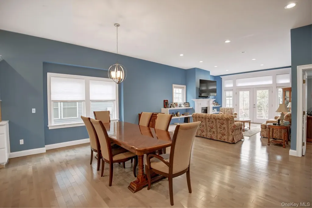 2 Spruce Place Bohemia NY 11716