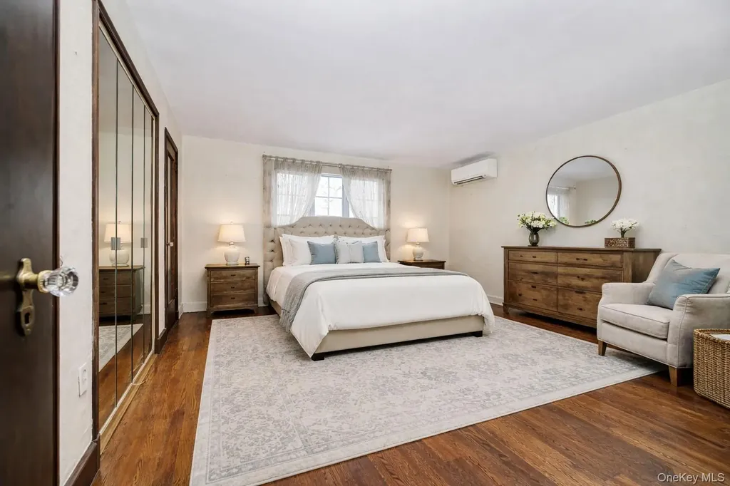 164-04 33rd Avenue Flushing NY 11358