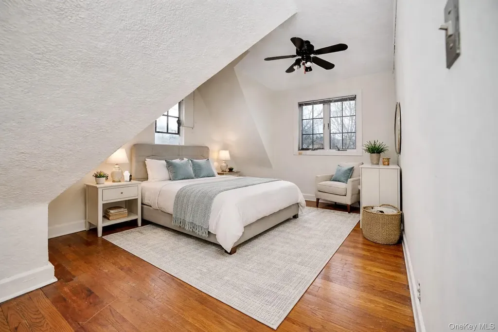 164-04 33rd Avenue Flushing NY 11358