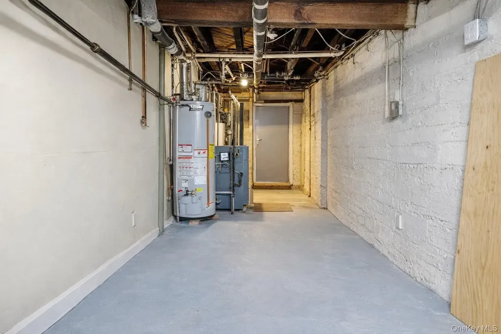164-04 33rd Avenue Flushing NY 11358