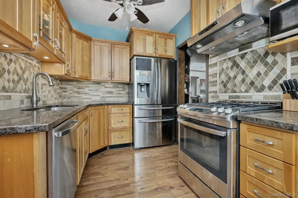 164-04 33rd Avenue Flushing NY 11358