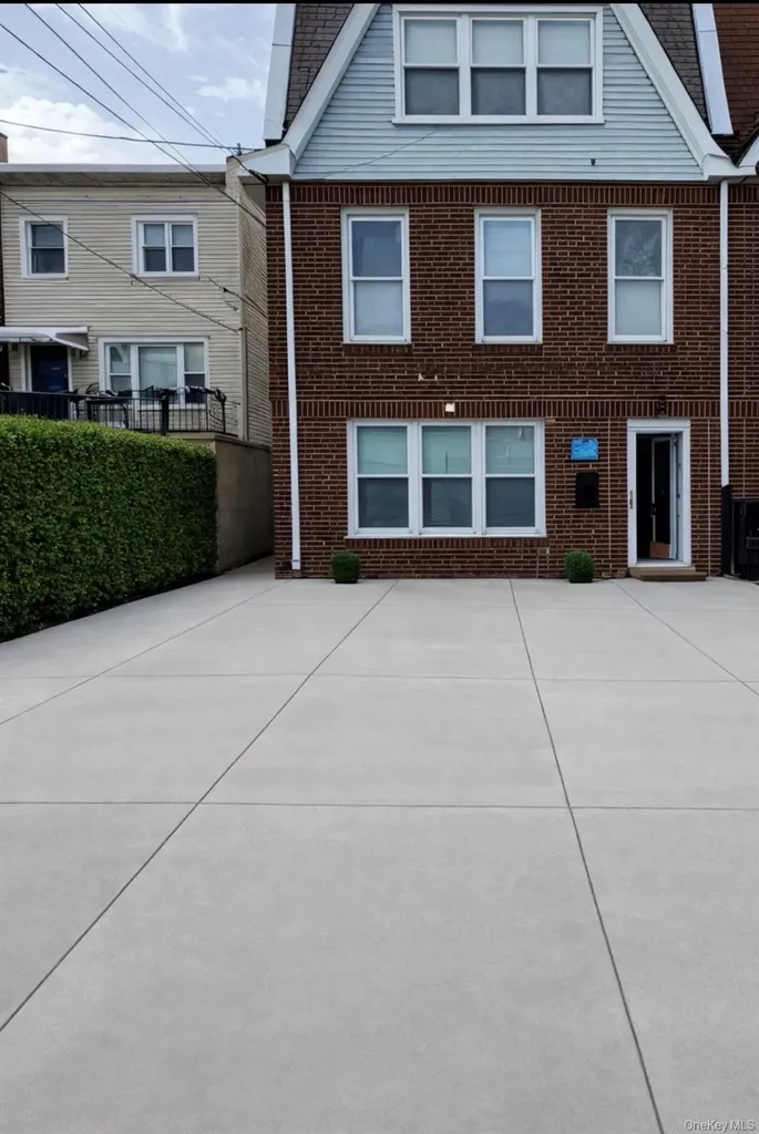 227 Calhoun Avenue Bronx NY 10465