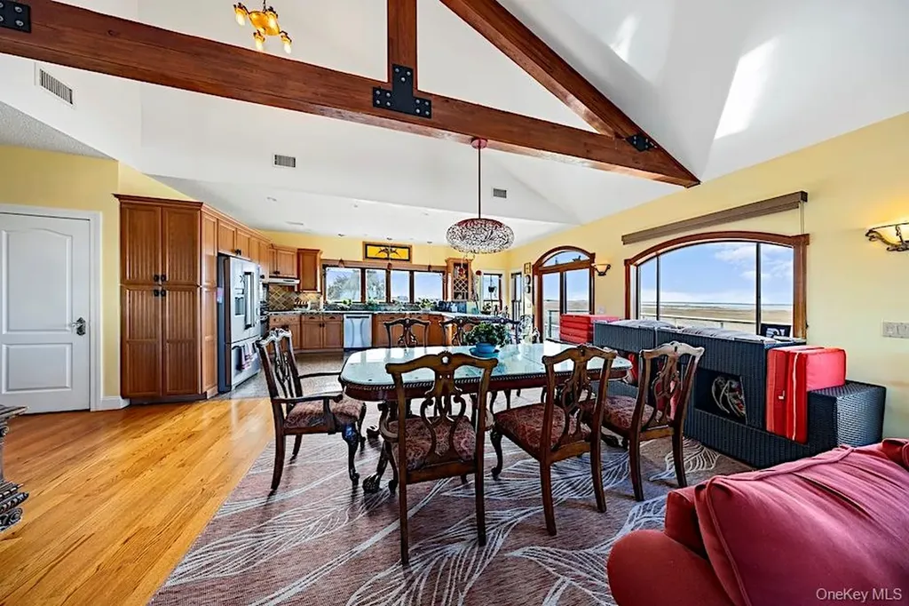 7 Widgeon Way Westhampton Beach NY 11978