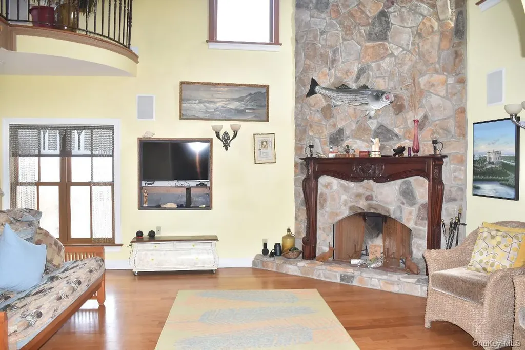 7 Widgeon Way Westhampton Beach NY 11978