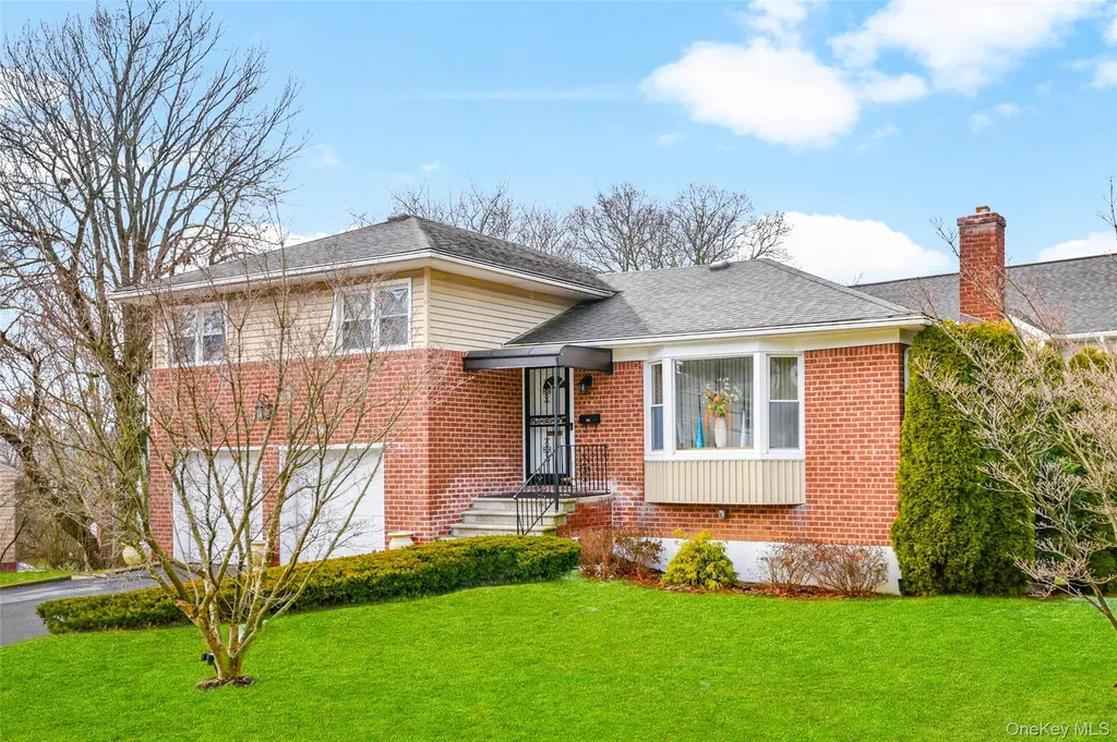 60 E Fort Hill Road Yonkers NY 10710