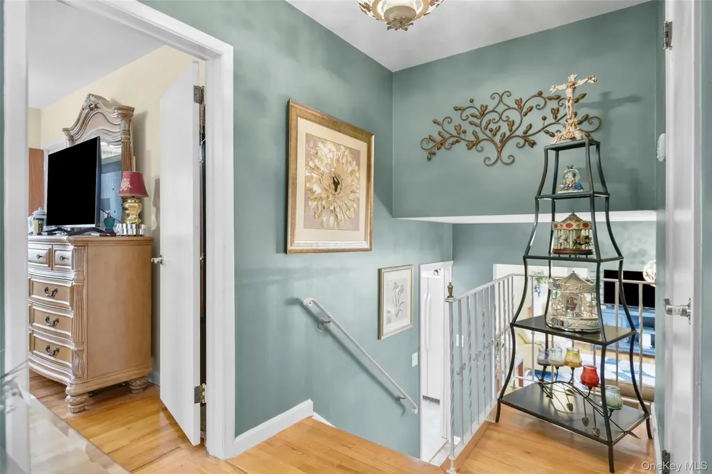 60 E Fort Hill Road Yonkers NY 10710