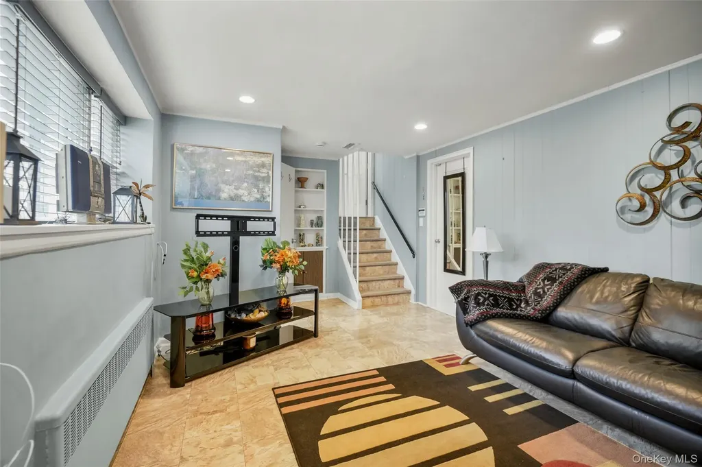 60 E Fort Hill Road Yonkers NY 10710