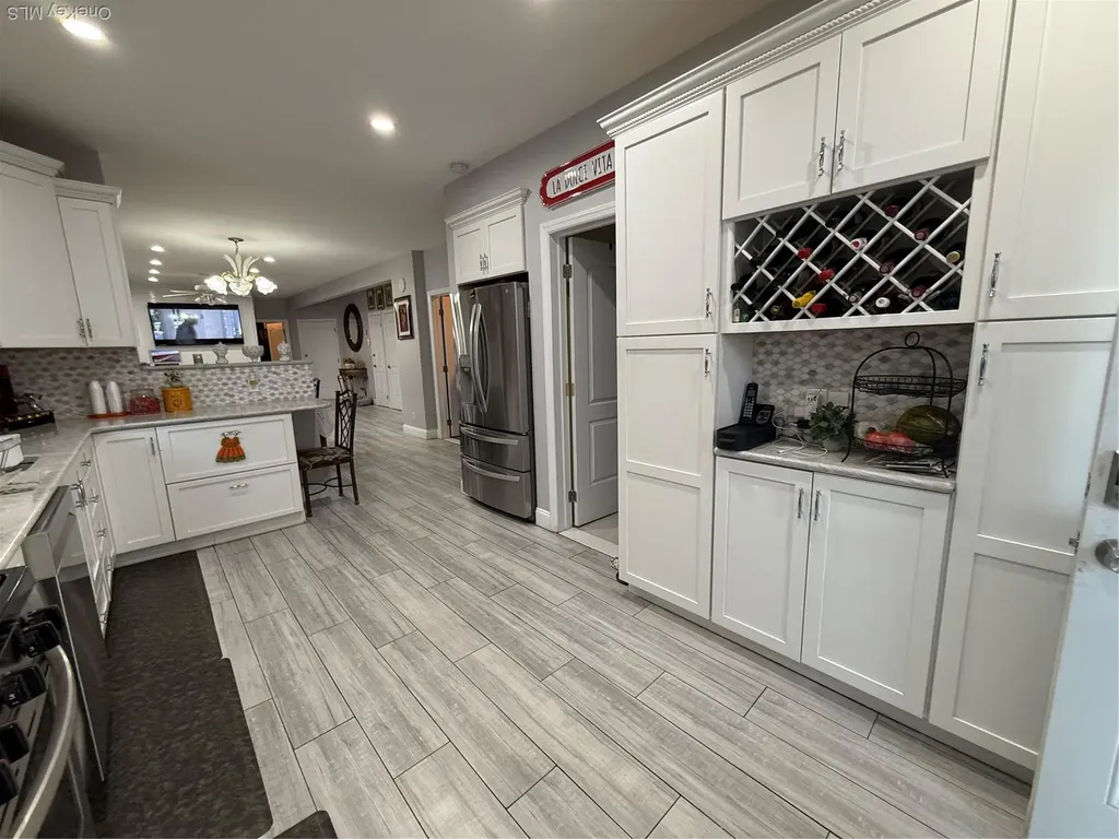 7841 84th Street Glendale NY 11385