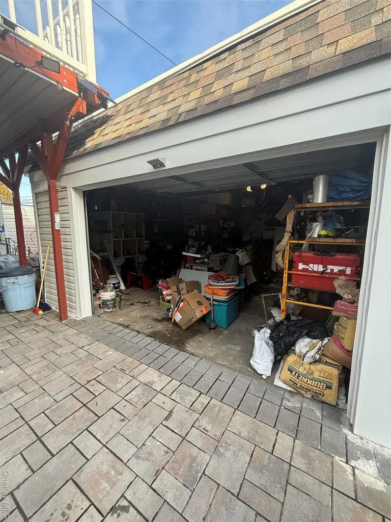 7841 84th Street Glendale NY 11385