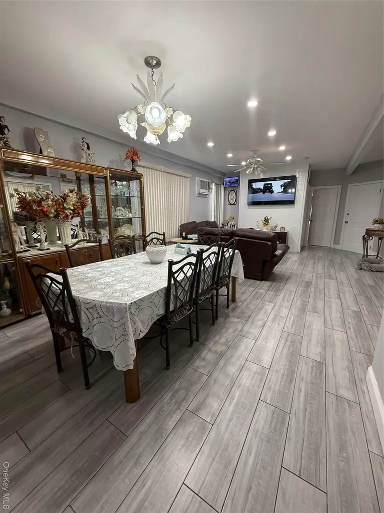 7841 84th Street Glendale NY 11385