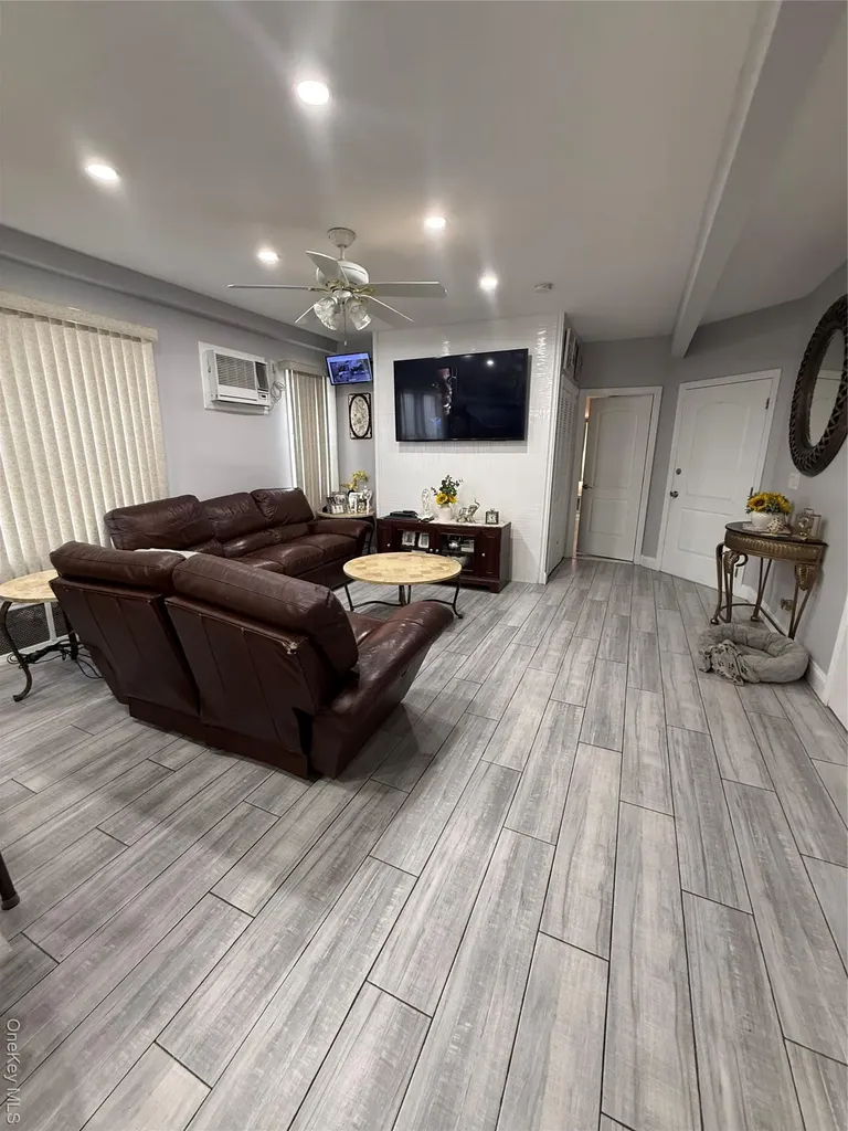 7841 84th Street Glendale NY 11385