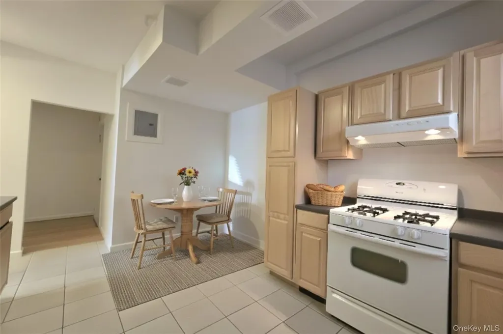 604 Tompkins Avenue Mamaroneck NY 10543