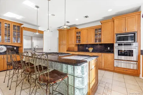 3 Vandalay Court Scarsdale NY 10583
