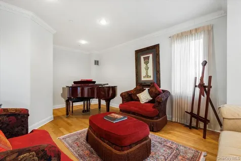 3 Vandalay Court Scarsdale NY 10583