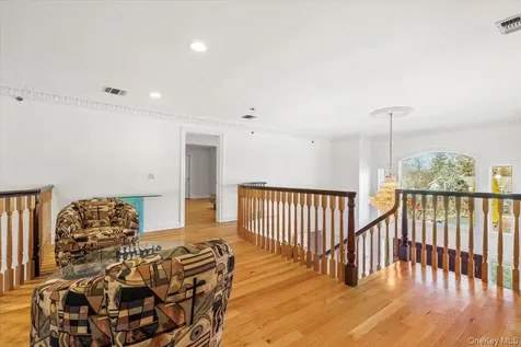 3 Vandalay Court Scarsdale NY 10583
