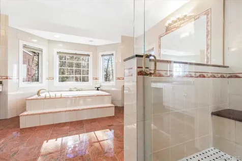 3 Vandalay Court Scarsdale NY 10583