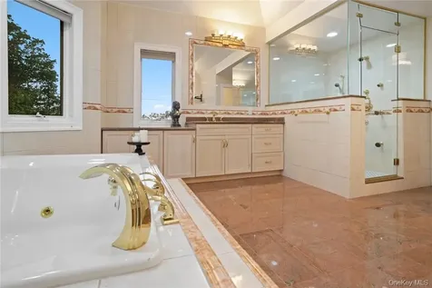 3 Vandalay Court Scarsdale NY 10583