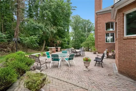 3 Vandalay Court Scarsdale NY 10583
