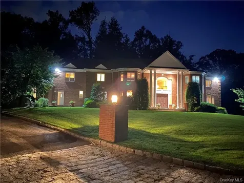3 Vandalay Court Scarsdale NY 10583