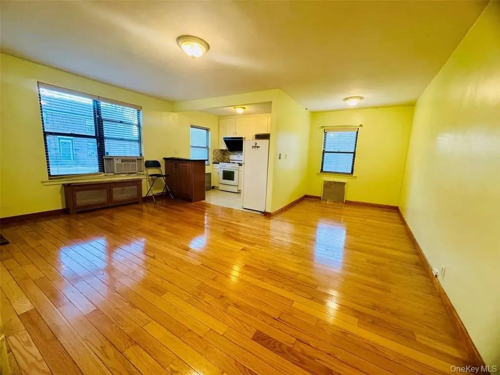 196-58 69th Avenue Fresh Meadows NY 11365