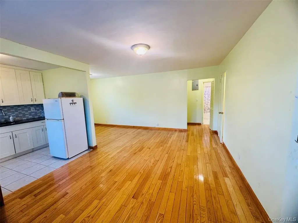 196-58 69th Avenue Fresh Meadows NY 11365
